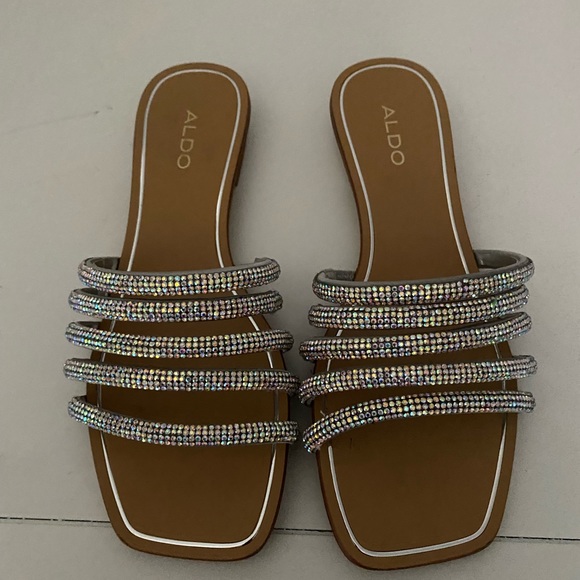 Aldo slides - Picture 1 of 2